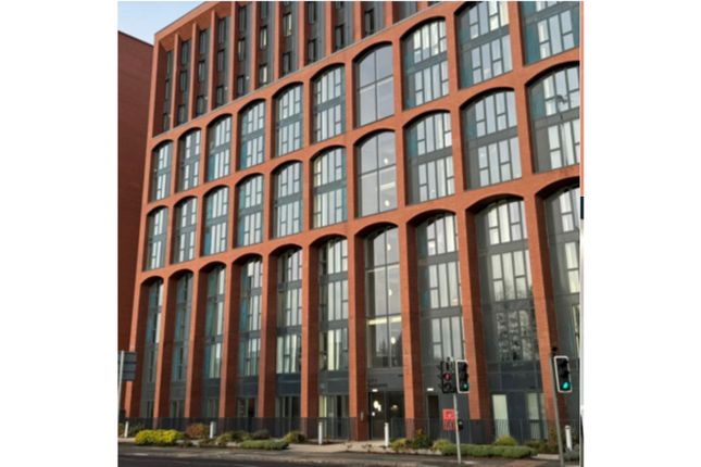 2 bed property, in 7 Spinners Way, £215,000