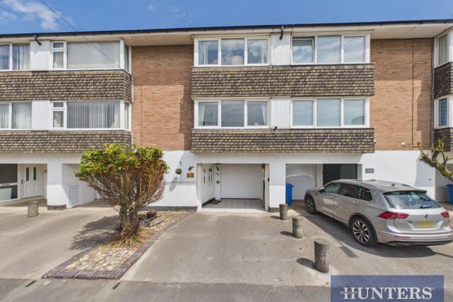 2 bed property, in Shaftesbury Road, £225,000