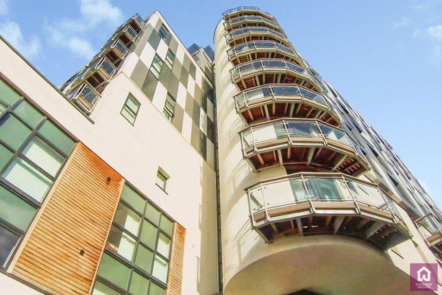 2 bed property, in Fresh, £170,000