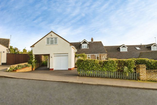 3 bed property, in Lindsay Avenue, £825,000