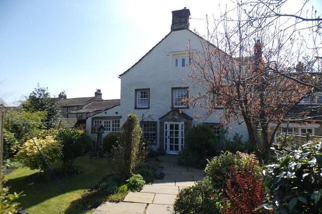 2 bed property, in 25 High Street, £195,000