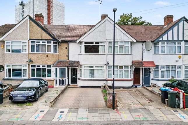2 bed property, in Curzon Avenue, £349,950