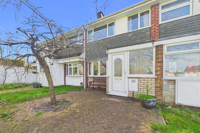 3 bed property, in Oldfields Crescent, £200,000