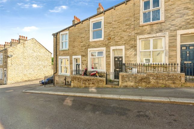 2 bed property, in New Market Street, £95,000