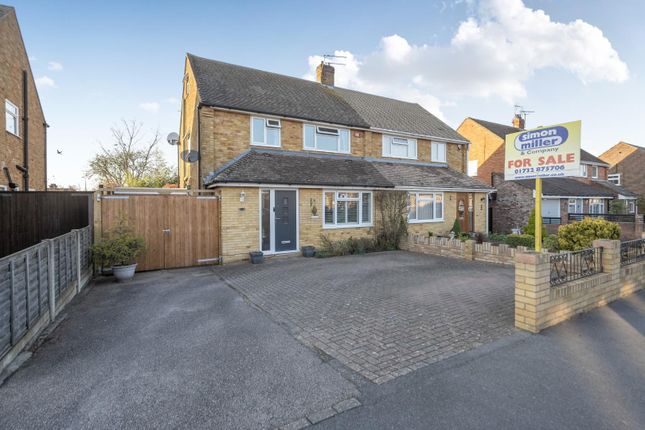 4 bed property, in Priory Grove, £425,000