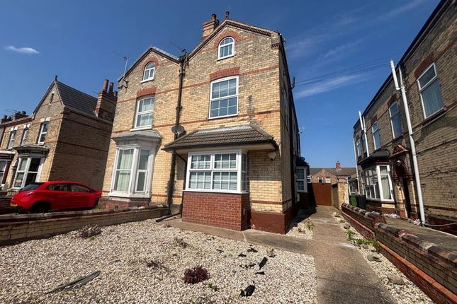 3 bed property, in 163B Welholme Road, £5,000