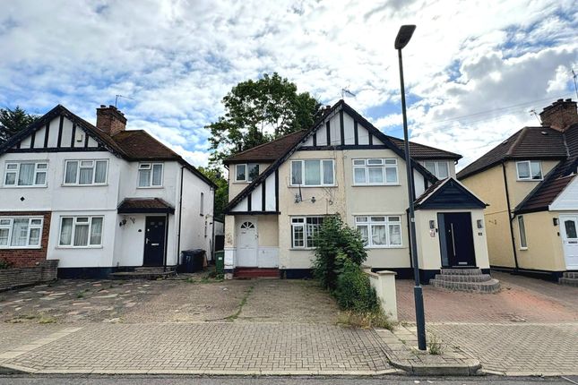 1 bed property, in Belsize Road, £275,000