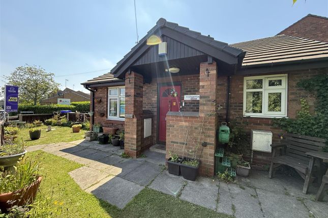 2 bed property, in Market Street, £215,000
