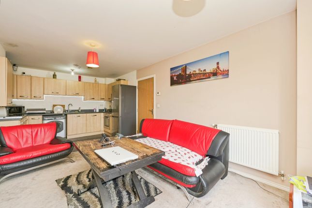 1 bed property, in Varcoe Gardens, £170,000