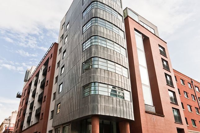 2 bed property, in Aytoun Street, £220,000