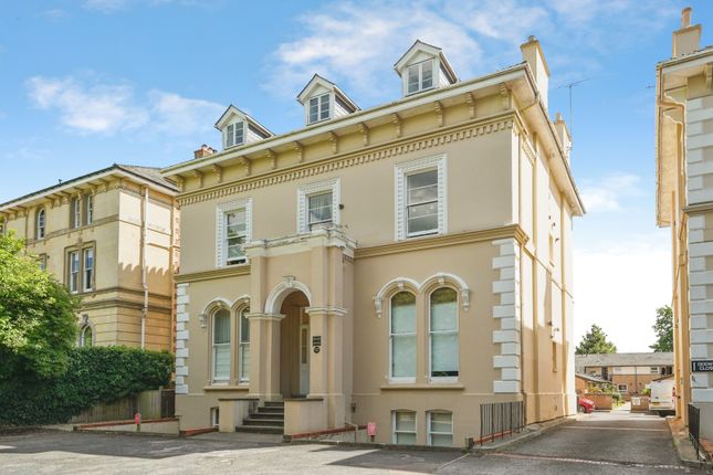 1 bed property, in Pittville Circus Road, £110,000