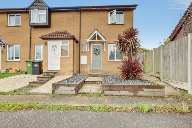 2 bed property, in Pebmarsh Drive, £325,000