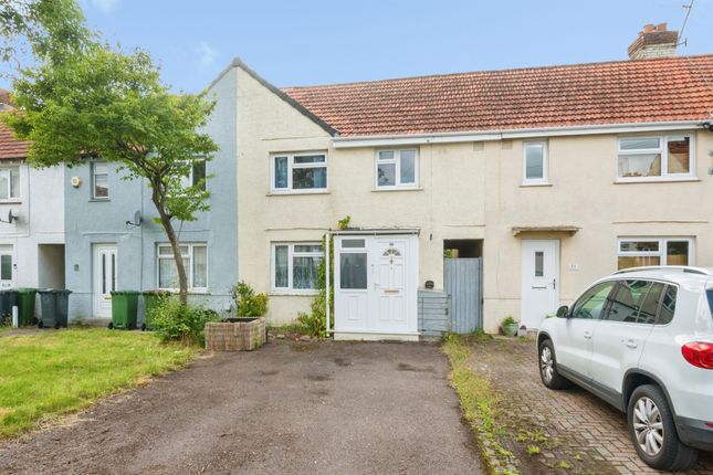 4 bed property, in Burns Close, £375,000