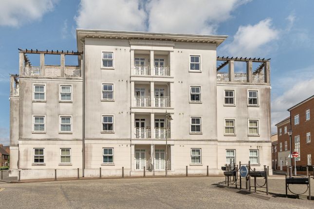 1 bed property, in Main Street, £140,000