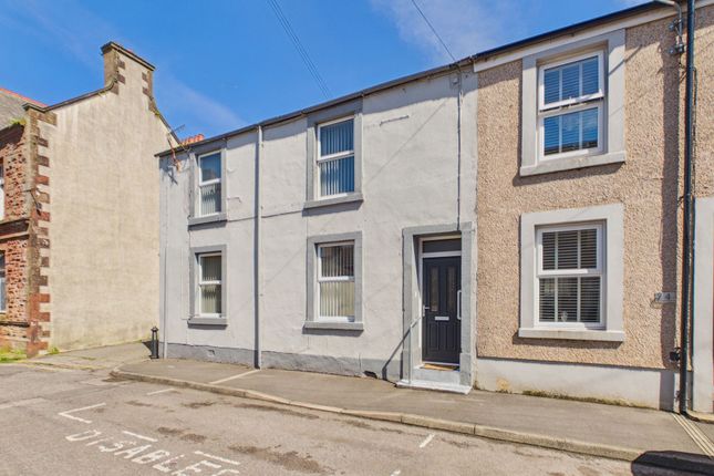 3 bed property, in Queen Street, £90,000