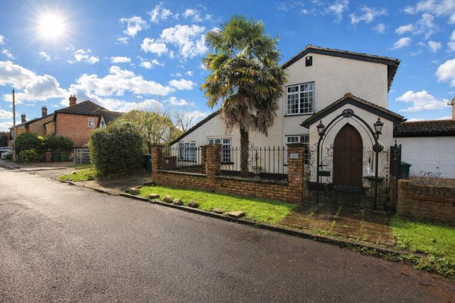 3 bed property, in Old Charlton Road, £750,000