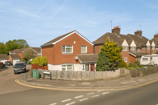 3 bed property, in Pheasant Close, £535,000