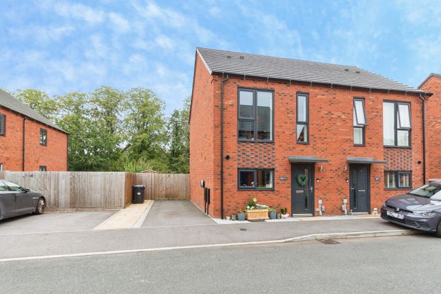 2 bed property, in Friesian Way, £184,000