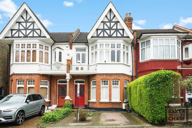3 bed property, in Fox Lane, £539,995