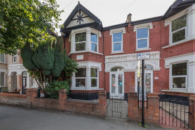 3 bed property, in Hale End Road, £800,000