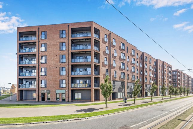 2 bed property, in 71/6 Ocean Drive, £310,000
