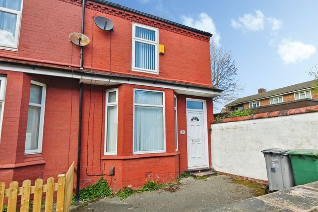 2 bed property, in Exeter Road, £70,000