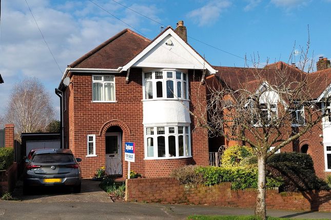 3 bed property, in Beckman Road, £475,000