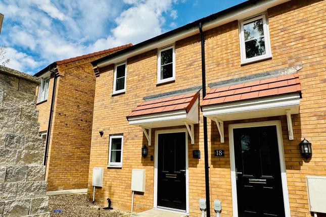 2 bed property, in Shrub Lane, £220,000