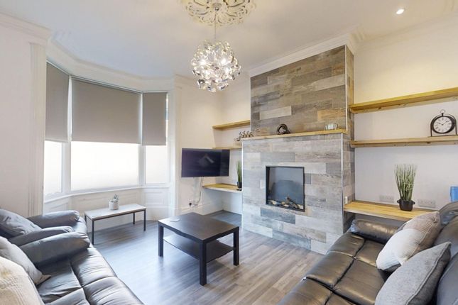 5 bed property, in Shoreham Street, £290,000