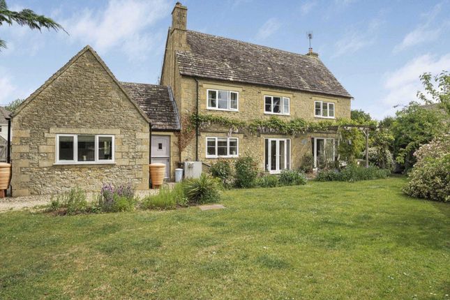 4 bed property, in Rixon Gate, £775,000