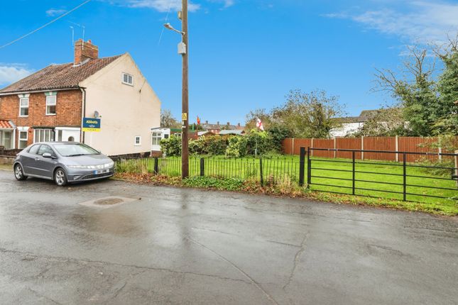 3 bed property, in Fredericks Road, £240,000