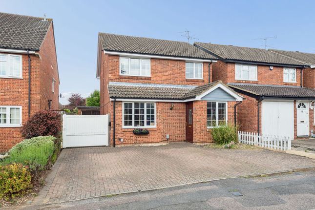 3 bed property, in Grange Close, £600,000