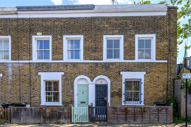 2 bed property, in Balcorne Street, £900,000