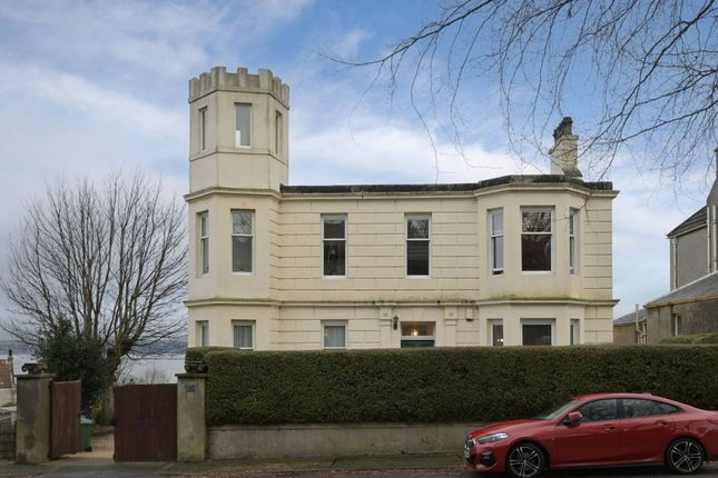 5 bed property, in Stewart Avenue, £575,000