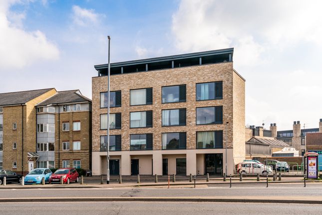 Studio, in Flat 17, £199,999