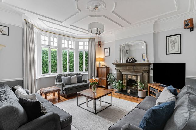 5 bed property, in Fordhook Avenue, £1,600,000