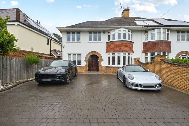 4 bed property, in Cornwallis Avenue, £900,000