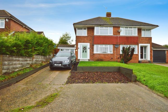 3 bed property, in Frindsbury Hill, £375,000