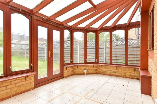 3 bed property, in Joyce Green Lane, £350,000
