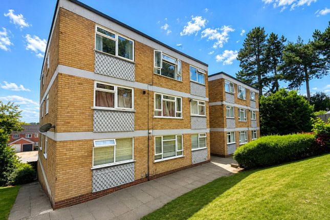 2 bed property, in Middleton Hall Road, £100,000