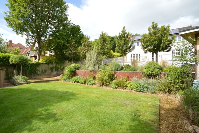 4 bed property, in Wantage Road, £1,400,000