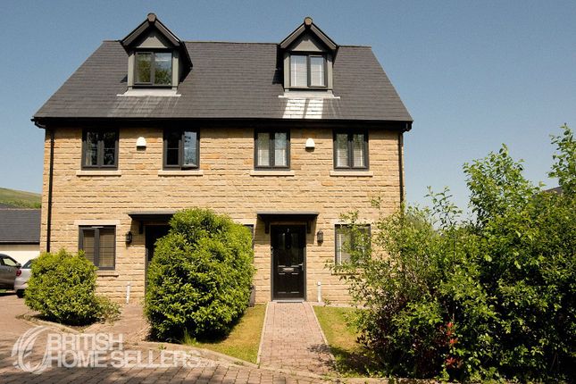 4 bed property, in Oakenhead Green, £350,000