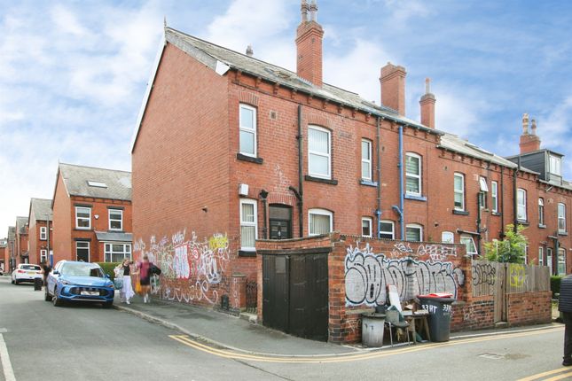4 bed property, in Hessle Terrace, £200,000