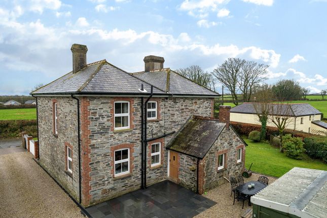 5 bed property, in Trebursye, £575,000