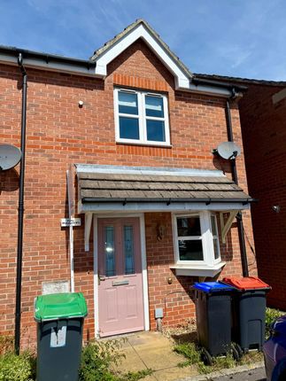 2 bed property, in Dukes Court, £165,000