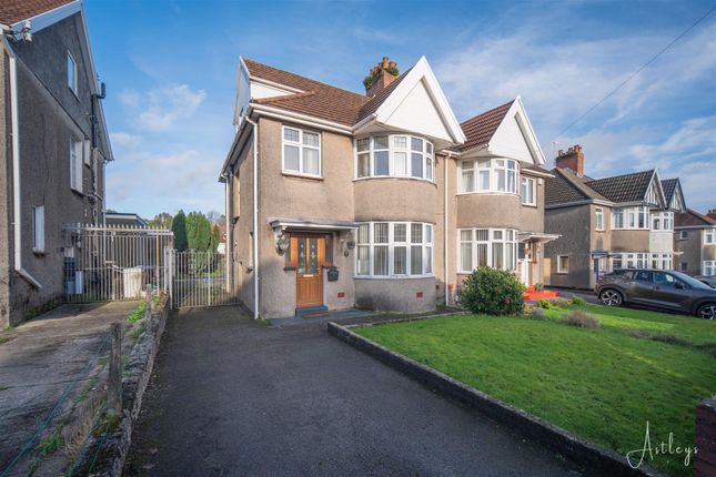 4 bed property, in Dunraven Road, £350,000