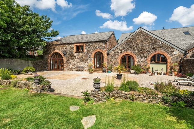 5 bed property, in Maxworthy, £675,000