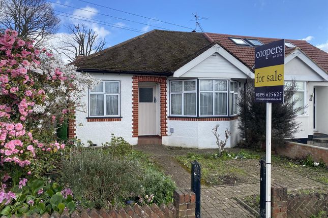 2 bed property, in Mount Park Road, £450,000