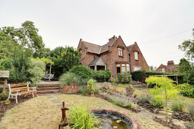2 bed property, in Main Street, £330,000