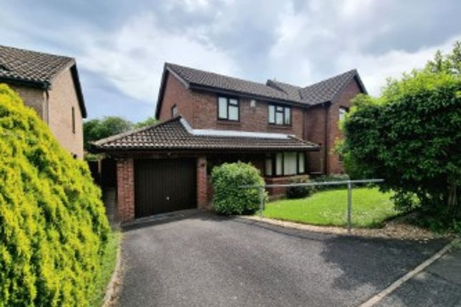 3 bed property, in St. Michaels Way, £290,000